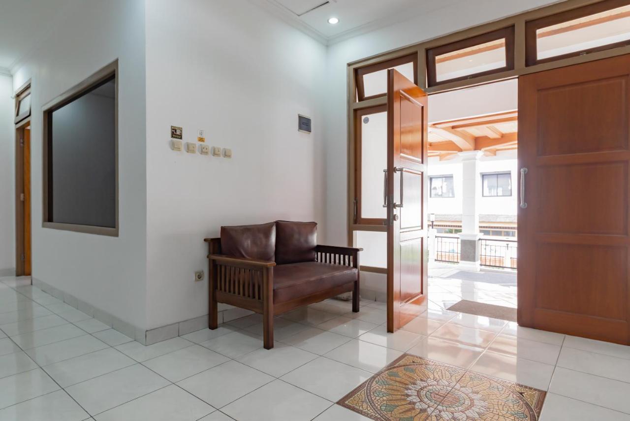Reddoorz Plus Near Universitas Maranatha Bandung 2 Exterior photo